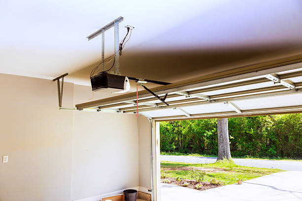 Top rated local Garage Door Panel Replacement specialists in Mackinaw, IL